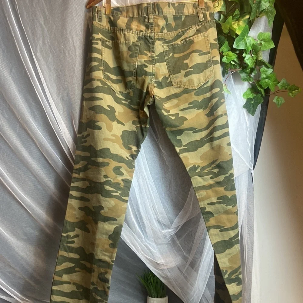 Roebuck And Co Camo pants 30” mens